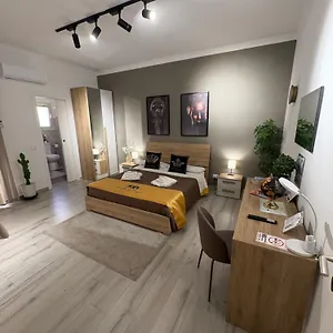 Apartment La Via Di Mezzo, Catania